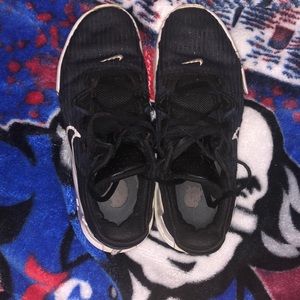 Lebron basketball shoes